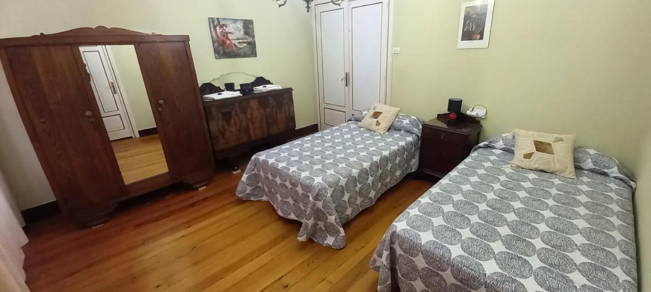El Bordon De La Casa Batallon Sarria Kültér fotó