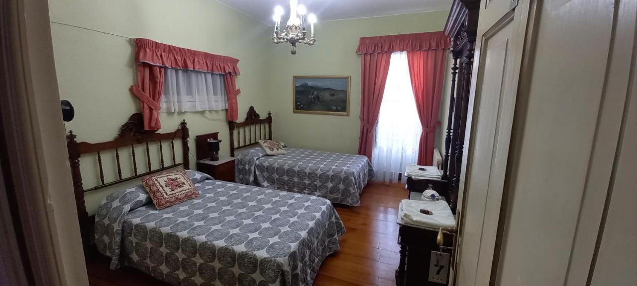El Bordon De La Casa Batallon Sarria Kültér fotó